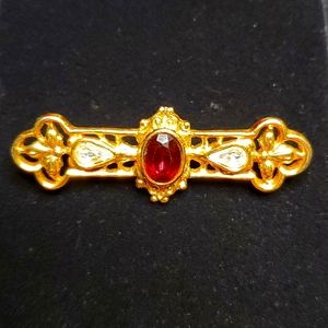 Vintage 1928 Goldtone Bar Pin With Teardrop and Garnet Crystals Detail